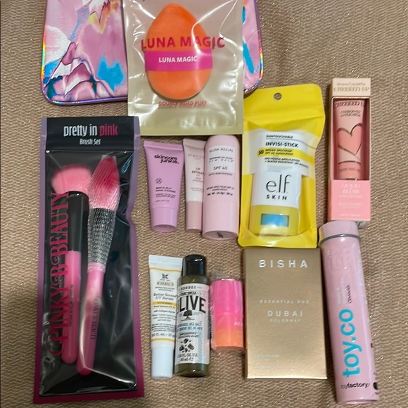 Skincare, Makeup, and Beauty Set for Fair Skin - Picture 1 of 10